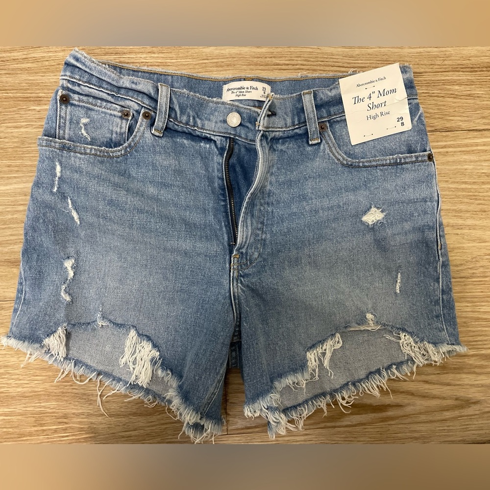 Abercrombie & Fitch 4” high rise mom short - Picture 3 of 5